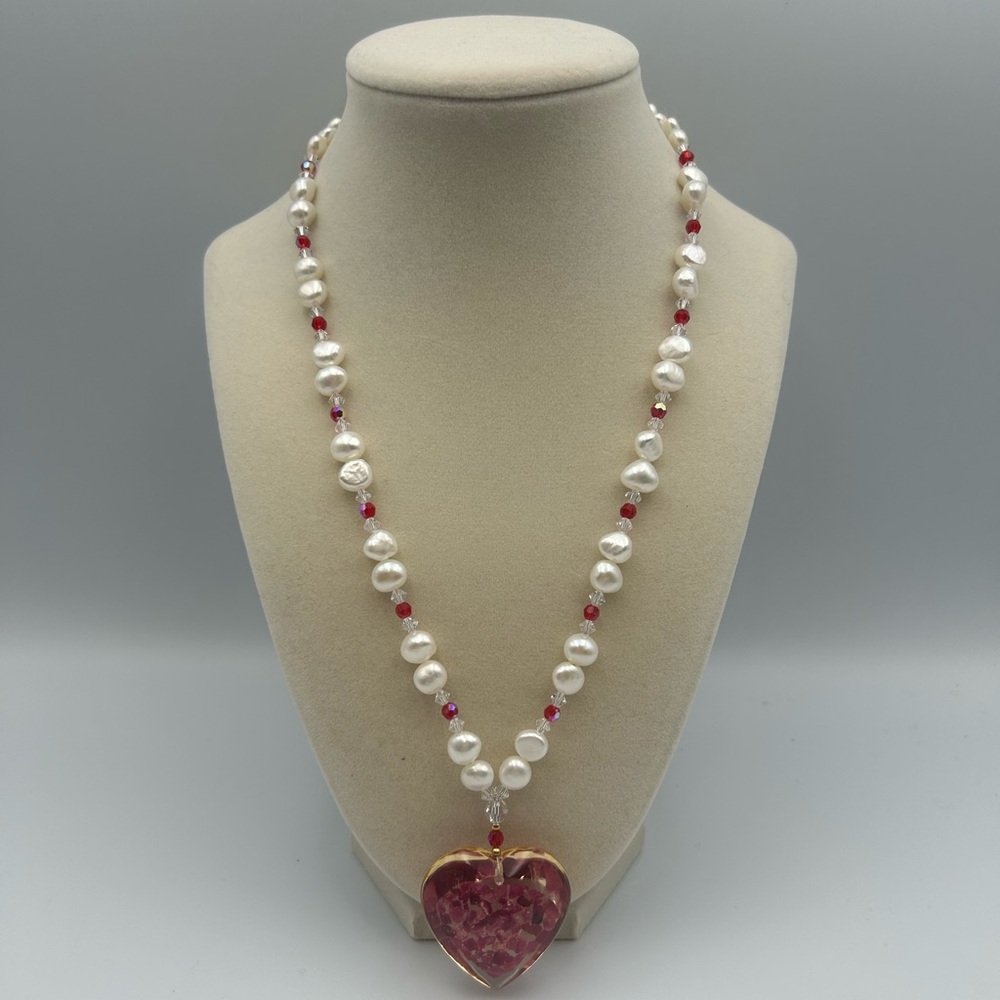 *New* Faux Pearl and Lucite Heart Necklace - Picture 3 of 9